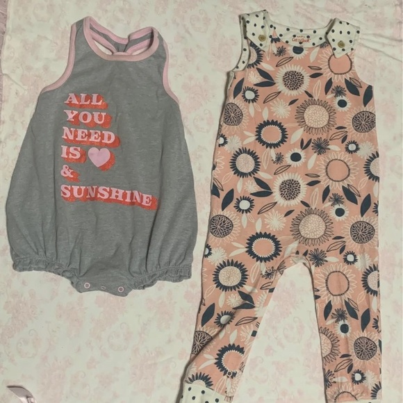 Romper bundle - Picture 1 of 3